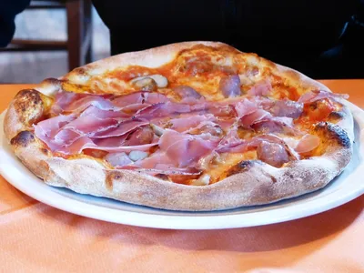 Pizza Schinken